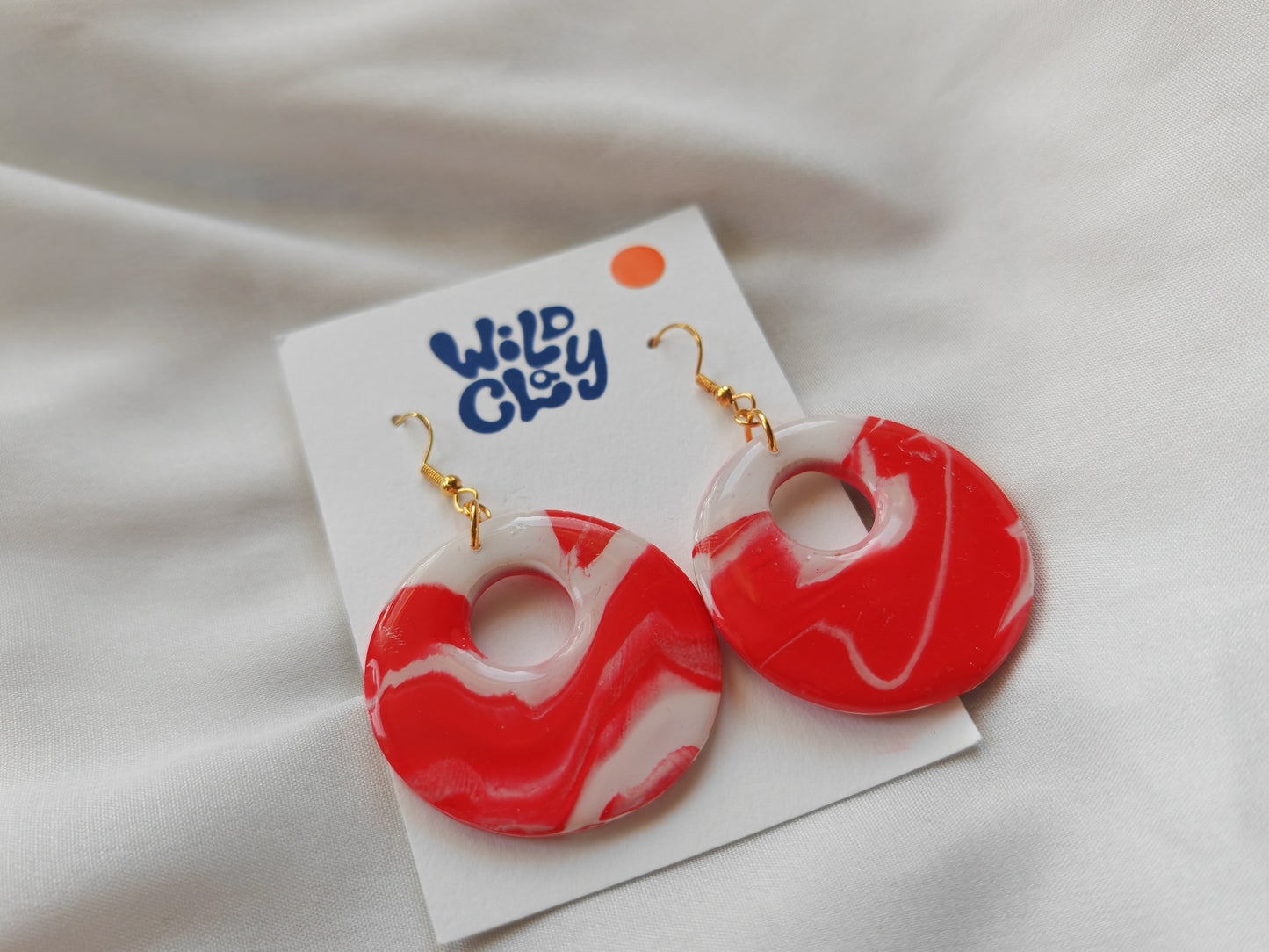 Red and white marble retro hoop earrings