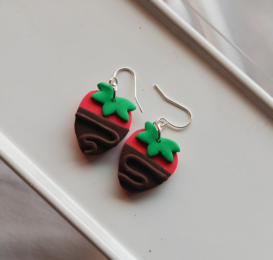 Choccy strawb earrings