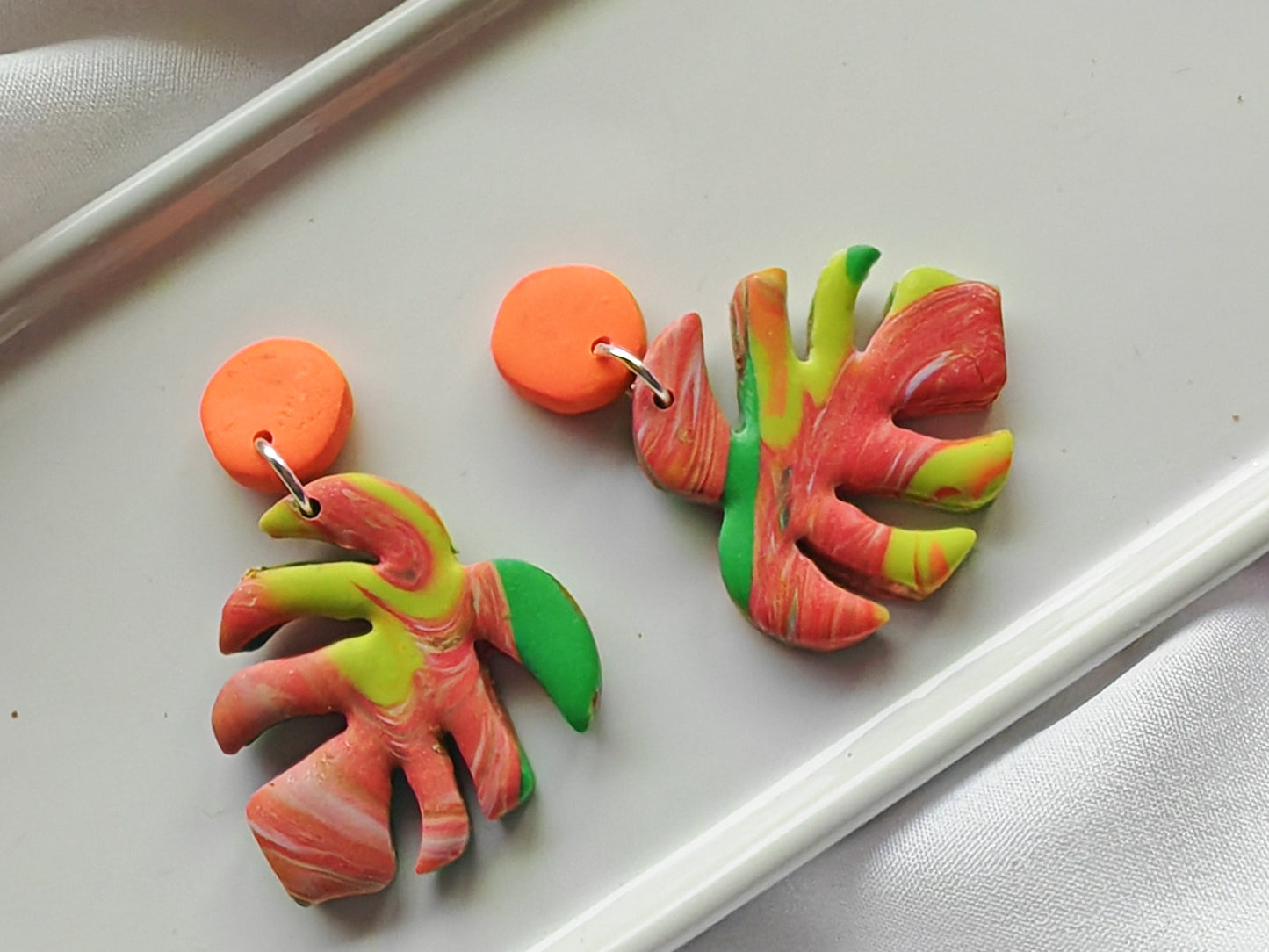 Marbled monstera earrings