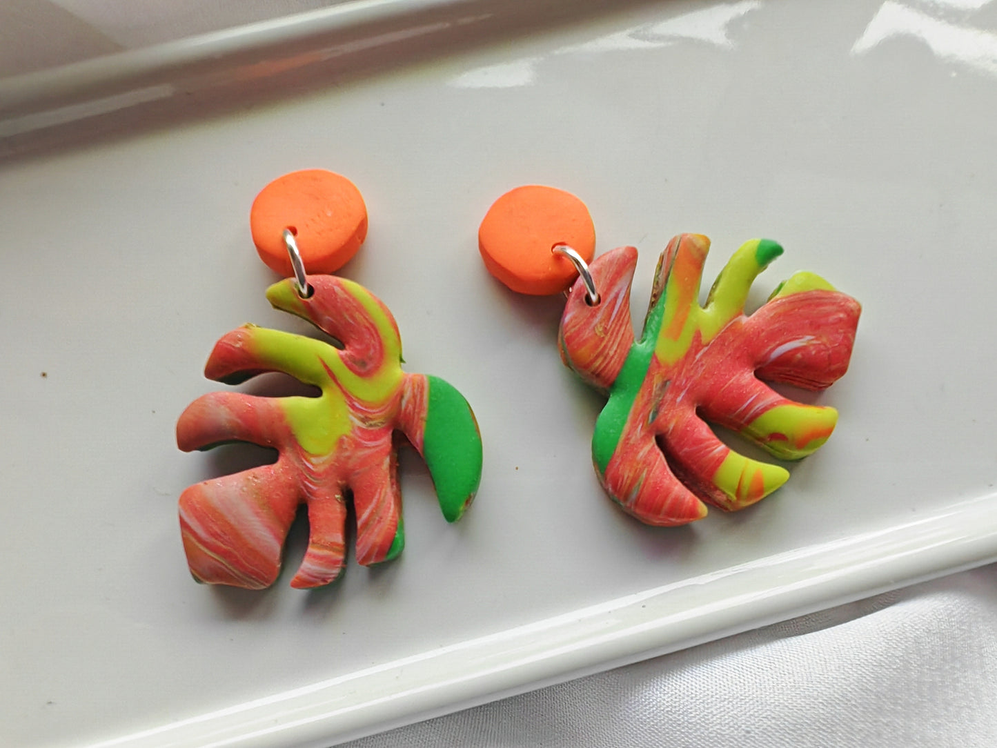 Marbled monstera earrings
