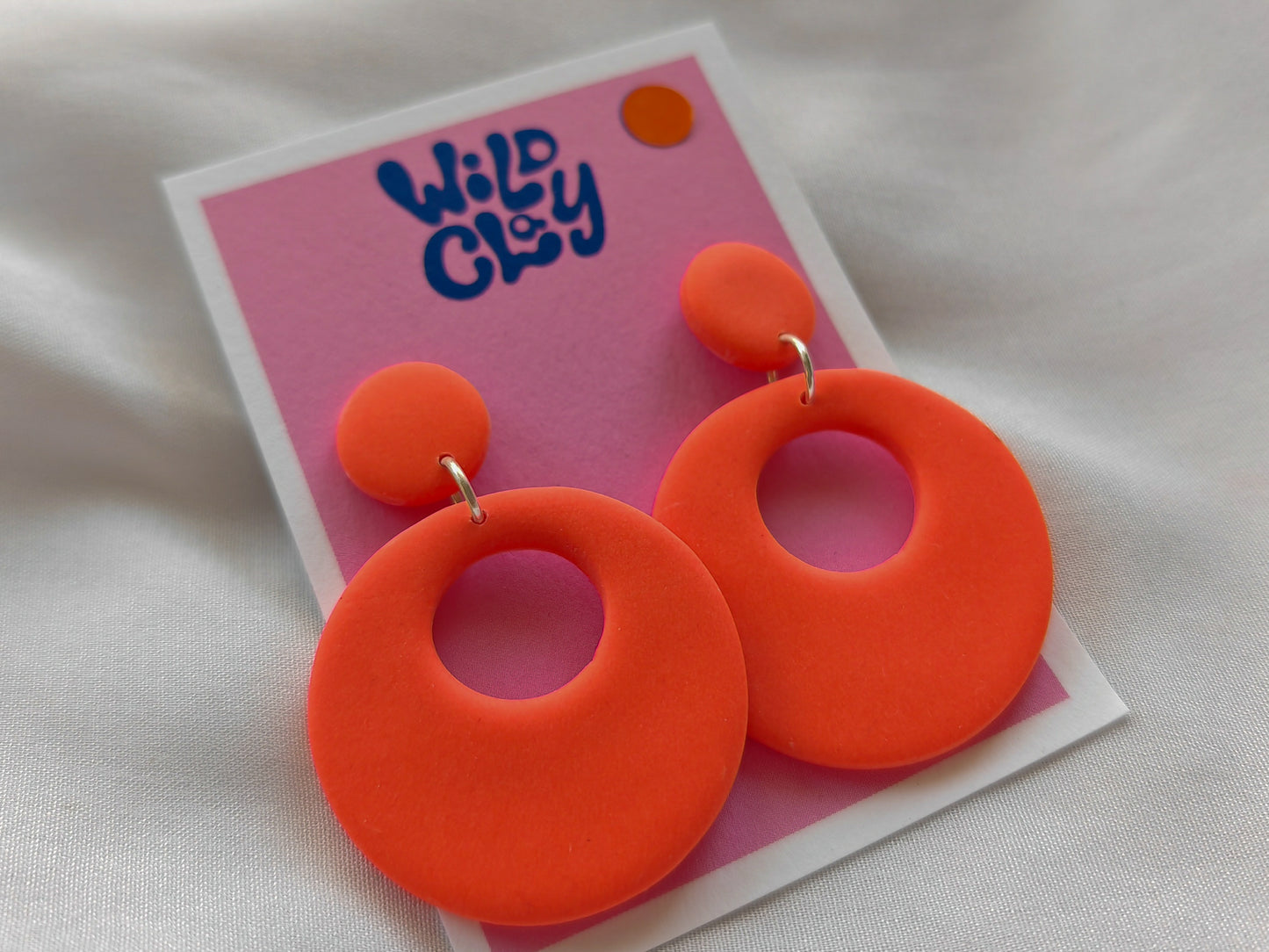 Coral retro hoop earrings