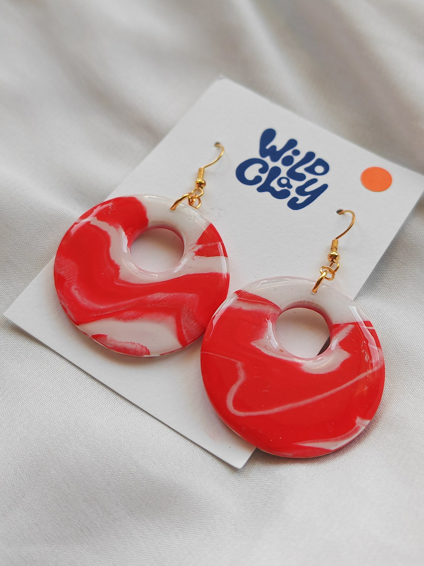 Red and white marble retro hoop earrings